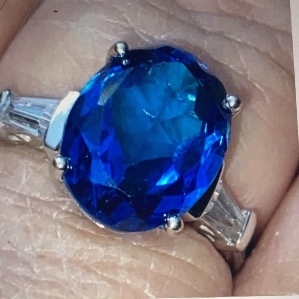 🌹 8.75 ct oval Indicolite Tourmaline in size 8 3/4, 14K white gold